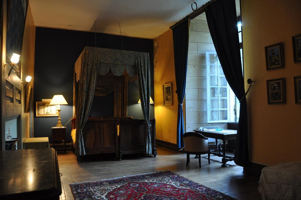 Chateau De Lanquais Bagian luar foto